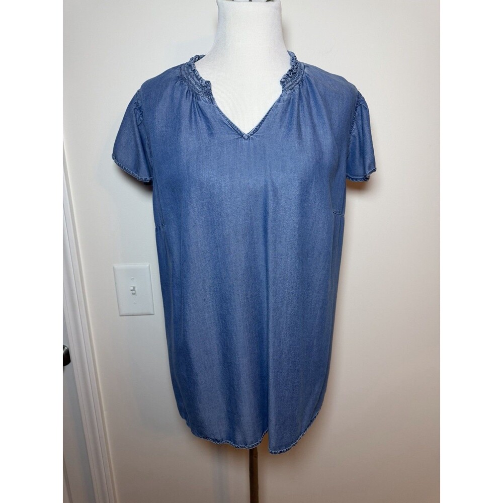 EVRI Chambray Blouse Womens 1X Blue Ruffle Neck Flutter Sleeve Lightweight Top